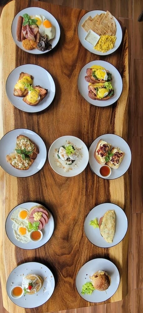 Hotel BulaBard dining image 12